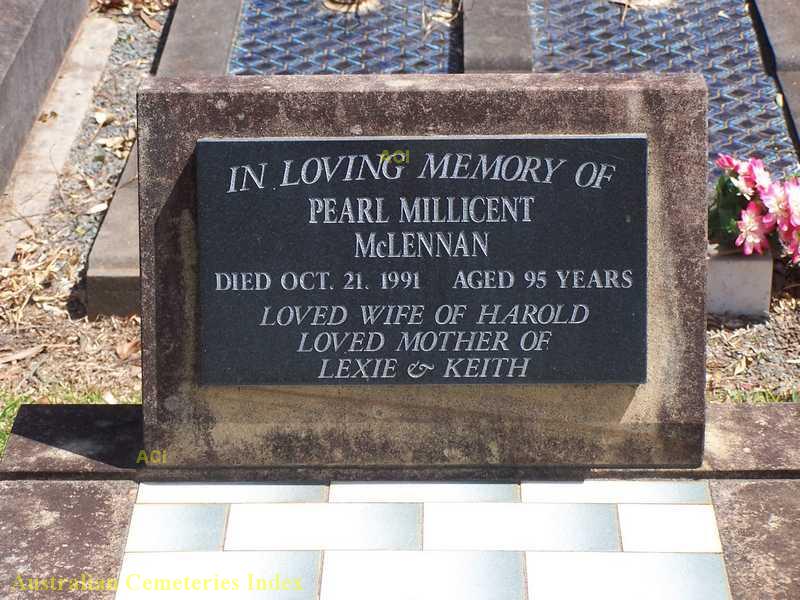 Photo of headstones/Pearl Millicent McLennan d1991 hdstn Pt Macquarie